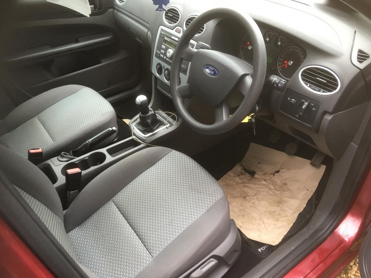 Ford Focus Lx 5 door hatchback - 2005 - £1,495